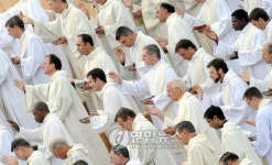FRANCE POPE BENEDICT XVI