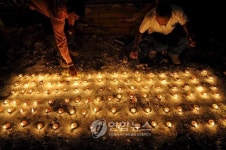 INDIA PRAYER FOR BLAST VICTIMS
