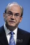 FILE SWITZERLAND UBS DEMARE