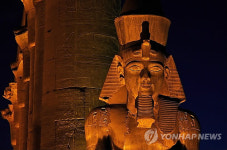 EGYPT LUXOR ARCHEOLOGY TOURISMUS