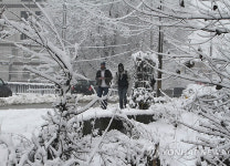 INDIA KASHMIR WEATHER SNOW