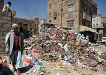 환경미화원 1주일 파업에 도시는 쓰레기장