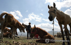 KYRGYZSTAN NOMADS