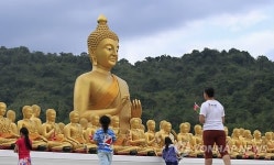 THAILAND BUDDHISM VESAK VISAKHA BUCHA DAY