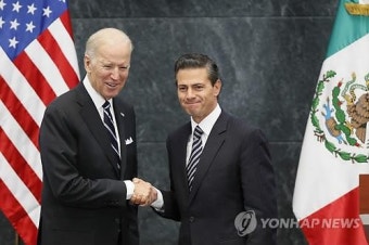 바이든, 멕시코 대통령과 회담