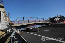 伊 고가도로 붕괴…5명 사상