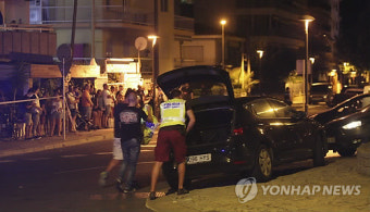 스페인 2차 차량돌진 테러…경찰, 용의자 4명 사살