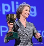 베니스영화제 여우주연상 英배우 샬럿 램플링