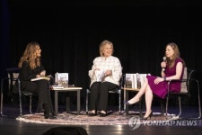 USA LITERATURE CLINTON BOOK
