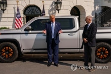 USA WHITE HOUSE TRUMP LORDSTOWN MOTORS