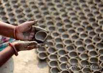 INDIA EARTHEN LAMPS DIWALI