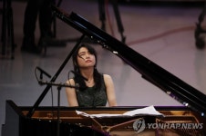 루마니아 국제음악축제서 열연하는 피아니스트 박연민