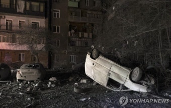 야간 포격 이후 폐허로 변한 우크라 하르키우