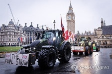 BRITAIN FARMERS PROTEST