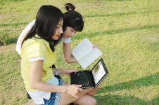 전자책 볼거리 쟁탈전 터졌다