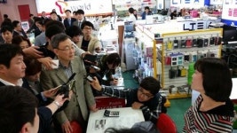 단통법 200일, 판매점 ‘죽고’ 이통사 대리점 ‘살고’