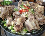 힘 불끈 솟는 ‘전설의 꼬리곰탕’ 맛집