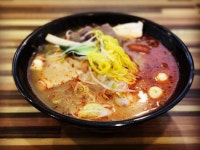 칼바람 녹이는 이국적인 훠궈 맛집 5곳