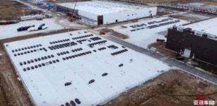 중국산 &apos;테슬라 모델3&apos; 포착...이미 200대 생산