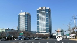 [현장] 기아차 새 엠블럼 사용 시작...양재동 사옥에 부착