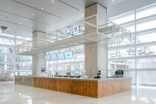 로봇 협업 카페 ‘라운지엑스’, 두산 신사옥 7호점 오픈