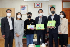 LGU+, 순천율산초교에 U+초등나라 태블릿 증정