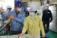 환경부, 요소수 수급 해결 총력…업계에 요소수 생산 요청