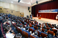 이창양 산업 기업부담 줄이고, 활력 높이는 정책 펴겠다