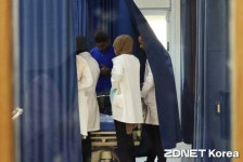 의사 혼자 하루에 250명 진료…분리장벽만큼 높은 팔레스타인 병원 문턱