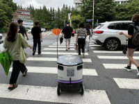 [써보고서] 건대 배달로봇 뉴비 떡볶이 왔어요