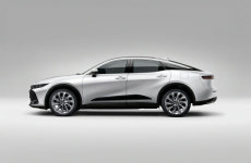 [타보고서] 16세대 크라운, 우렁찬 엔진음…기함다운 저력