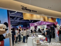 현실 속 판타지 더현대 디즈니 스토어 가보니...미리 맛본 크리스마스