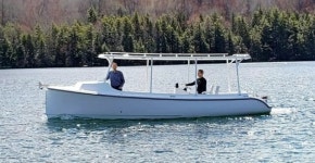 태양광으로 무한 운행 가능한 전기보트 등장