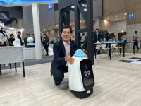 고령 인구 950만…실버케어 로봇이 돌본다