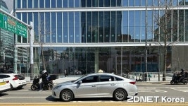 하루 14만명 오가는 애플 홍대, 2030 노린다