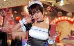 스마일게이트 에픽세븐, 메이드카페로 시선집중