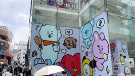 뉴진스 라인프렌즈 팝업에 시부야 들썩…이런 팝업 처음이에요