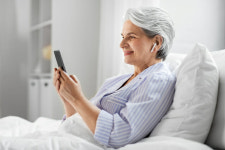 할머니도 OO 하세요?...어르신도 많이 쓰게 된 앱 톱8