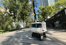 [현장] 공원 쓰레기, 로봇에게 주세요…로보티즈 개미 12대 투입