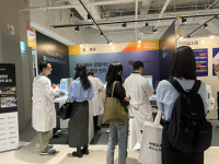 HR테크 ★기업 한자리…채용 담당자·구직자로 북적