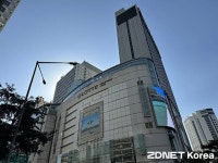 롯데도 신세계도…백화점은 왜 ‘타운화’ 선언할까