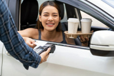 하플로스 커피 드라이브스루 | 美 드라이브스루 커피 ‘폭풍 성장’…스타벅스는 주춤
