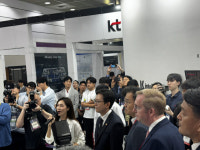 韓 AI 최대축제 한가운데 빛으로 꾸민 KT AI 기술