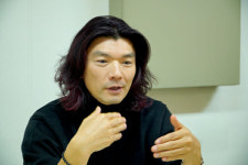 이병한 작가, 허위 직함 논란 속 청년 임금 체불 의혹
