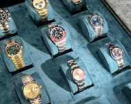 시계 안으로 들어온 듯…명품 시계 거래 바이버 2호점 가보니