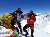 [한국의 알피니스트, 아직 살아 있다ㅣ<8> 윤욱현] 가난하더라도 즐거운 등반 추구하는, 강단 있는 산악인