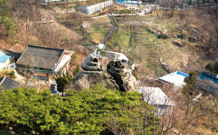 [나홀로 우리 땅 걷기] 인왕산에서 북악산까지… 천만 수도 한복판, 그림 같은 ‘비밀의 숲’