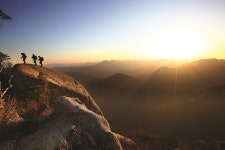 [양조장 주변 산행지] 문경·괴산 희양산, 대머리 암봉 오르는 스릴 만점 산행지