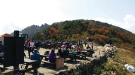 [나는 지리산 레인저]  탐방객이 남긴 음식 먹었던 그때 그 대피소