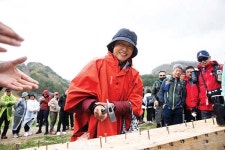 [블랙야크 클럽데이] 국내최대 등산 축제, 20대와 70대 함께 어울리다